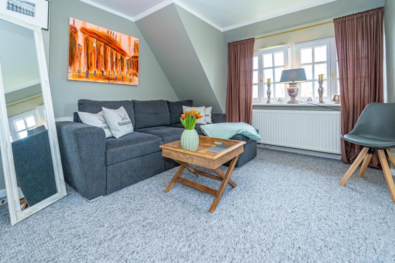 Gemuetliche Wohnung Unter Reet Mit Pool Und Sauna In Keitum Exterior photo